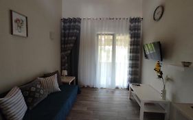 Royals Apartments